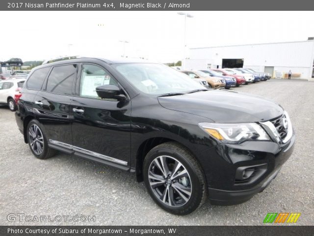 2017 Nissan Pathfinder Platinum 4x4 in Magnetic Black