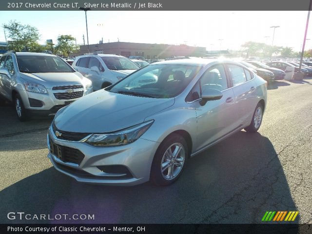 2017 Chevrolet Cruze LT in Silver Ice Metallic