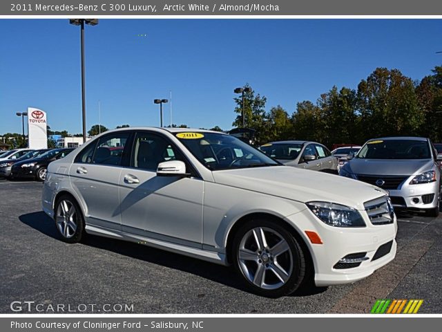 2011 Mercedes-Benz C 300 Luxury in Arctic White