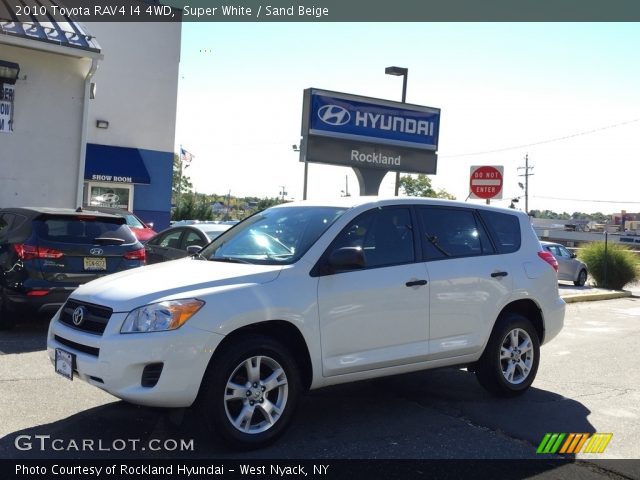 2010 Toyota RAV4 I4 4WD in Super White