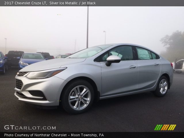 2017 Chevrolet Cruze LT in Silver Ice Metallic