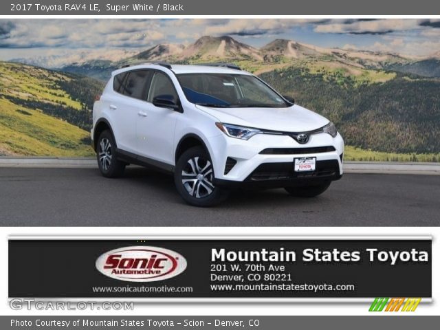 2017 Toyota RAV4 LE in Super White
