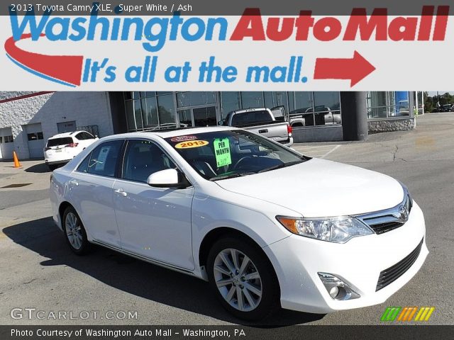 2013 Toyota Camry XLE in Super White