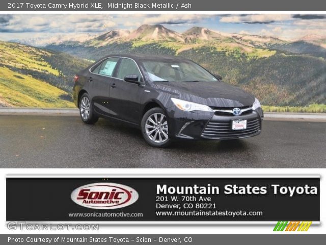 2017 Toyota Camry Hybrid XLE in Midnight Black Metallic