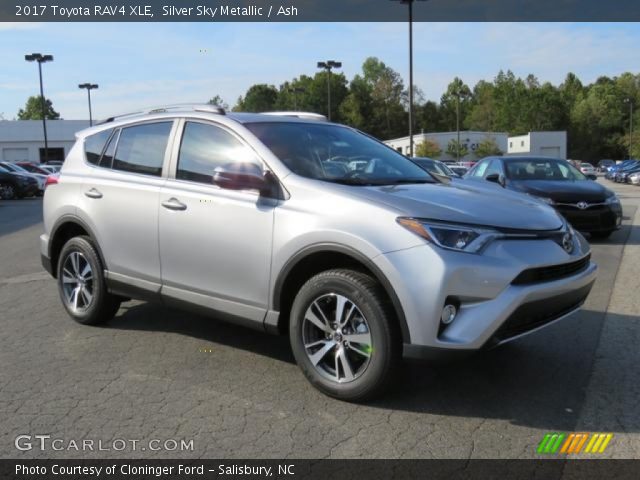 2017 Toyota RAV4 XLE in Silver Sky Metallic