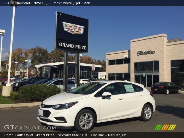 2017 Chevrolet Cruze LT in Summit White
