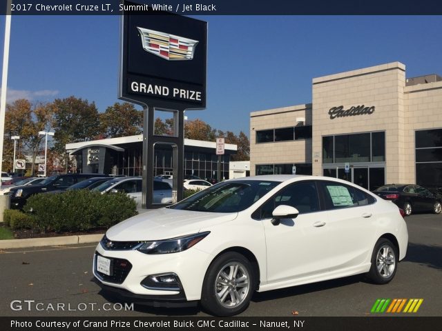 2017 Chevrolet Cruze LT in Summit White