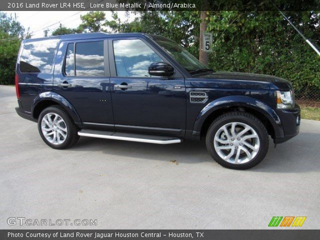 2016 Land Rover LR4 HSE in Loire Blue Metallic