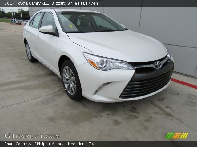 2017 Toyota Camry XLE in Blizzard White Pearl
