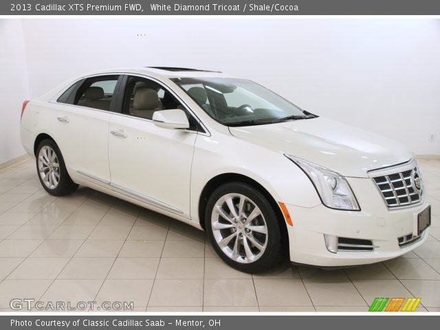 2013 Cadillac XTS Premium FWD in White Diamond Tricoat