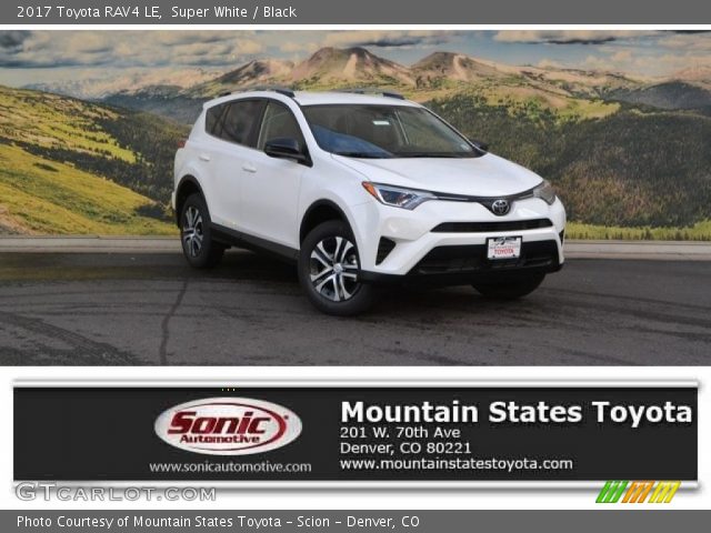 2017 Toyota RAV4 LE in Super White