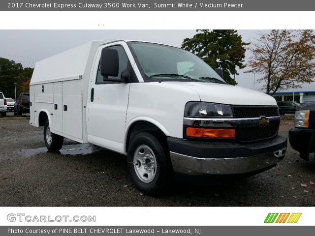 2017 Chevrolet Express Cutaway 3500 Work Van in Summit White