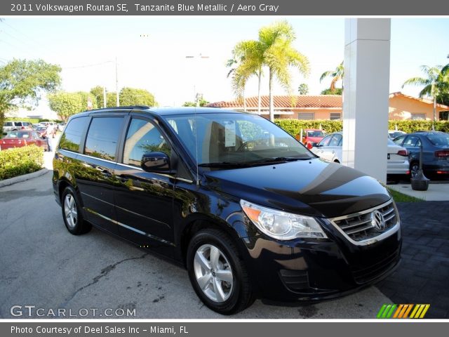 2011 Volkswagen Routan SE in Tanzanite Blue Metallic
