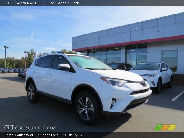 2017 Toyota RAV4 XLE in Super White