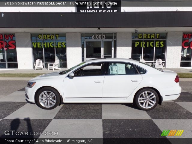 2016 Volkswagen Passat SEL Sedan in Pure White