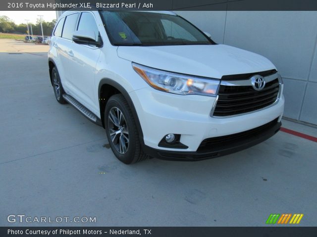 2016 Toyota Highlander XLE in Blizzard Pearl