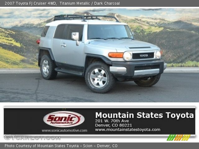 2007 Toyota FJ Cruiser 4WD in Titanium Metallic