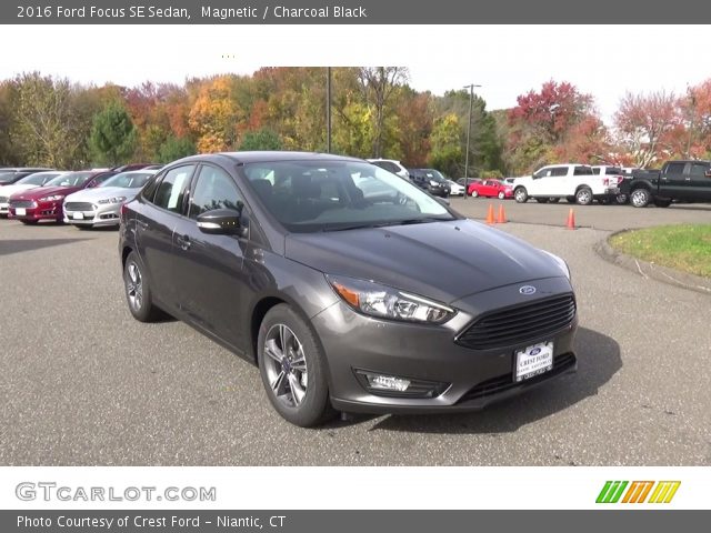 2016 Ford Focus SE Sedan in Magnetic