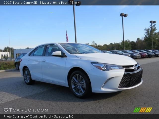 2017 Toyota Camry SE in Blizzard White Pearl