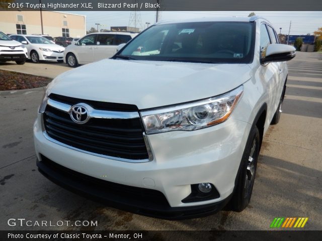 2016 Toyota Highlander XLE in Blizzard Pearl