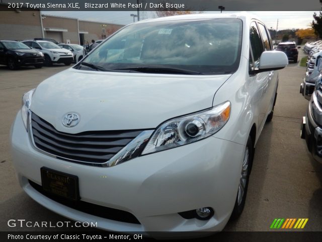 2017 Toyota Sienna XLE in Blizzard White Pearl