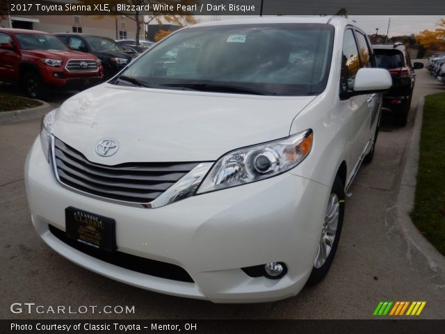 2017 Toyota Sienna XLE in Blizzard White Pearl