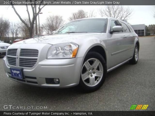 2007 Dodge Magnum SXT in Bright Silver Metallic