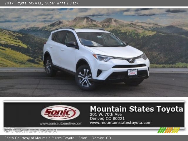 2017 Toyota RAV4 LE in Super White