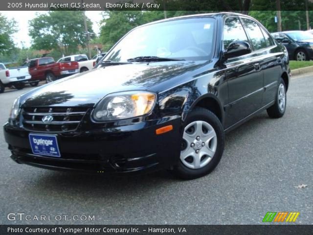 2005 Hyundai Accent GLS Sedan in Ebony Black
