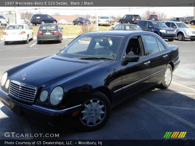 1997 Mercedes-Benz E 320 Sedan in Black