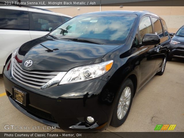 2017 Toyota Sienna XLE in Midnight Black Metallic
