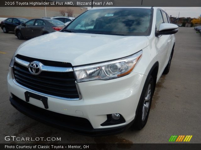 2016 Toyota Highlander LE Plus AWD in Blizzard Pearl