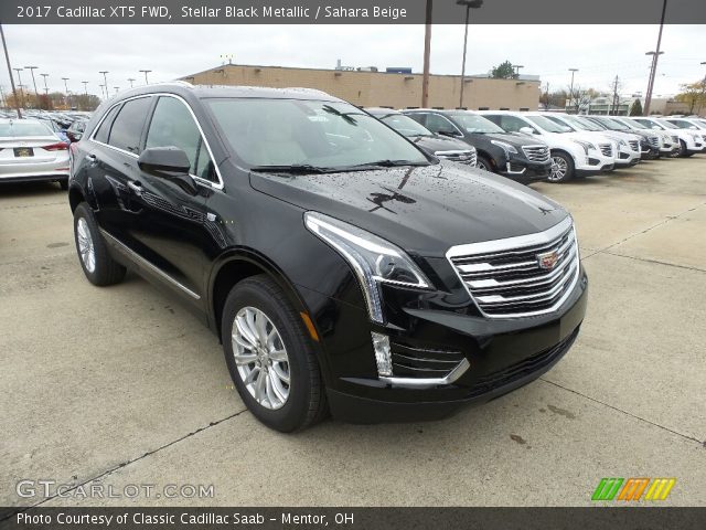 2017 Cadillac XT5 FWD in Stellar Black Metallic