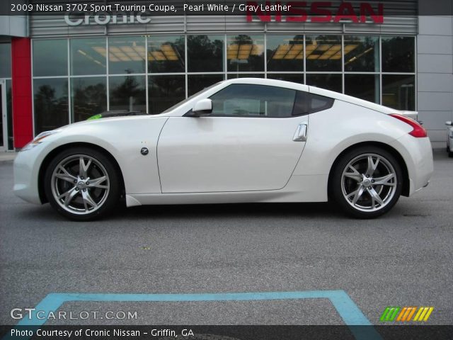 2009 Nissan 370Z Sport Touring Coupe in Pearl White