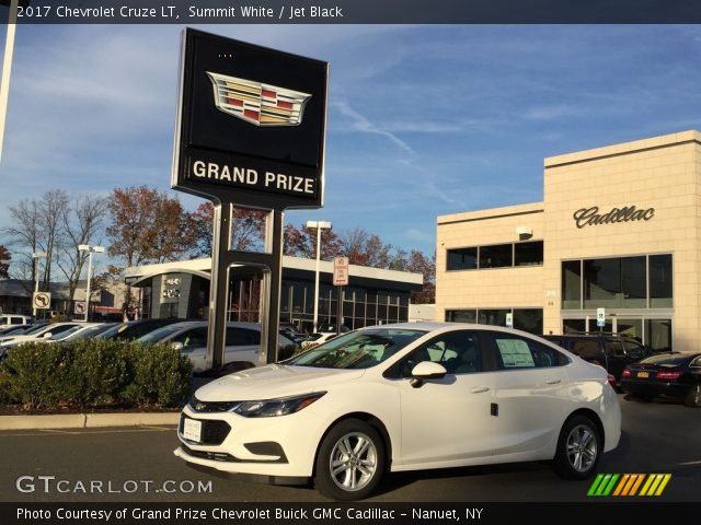 2017 Chevrolet Cruze LT in Summit White