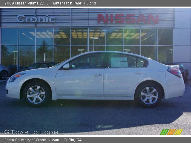 2009 Nissan Altima 2.5 S in Winter Frost Pearl