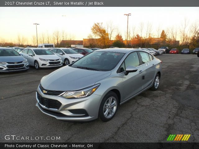 2017 Chevrolet Cruze LT in Silver Ice Metallic
