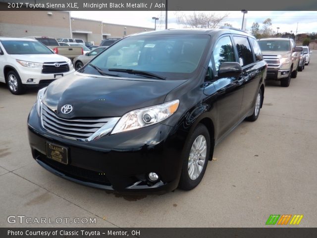 2017 Toyota Sienna XLE in Midnight Black Metallic