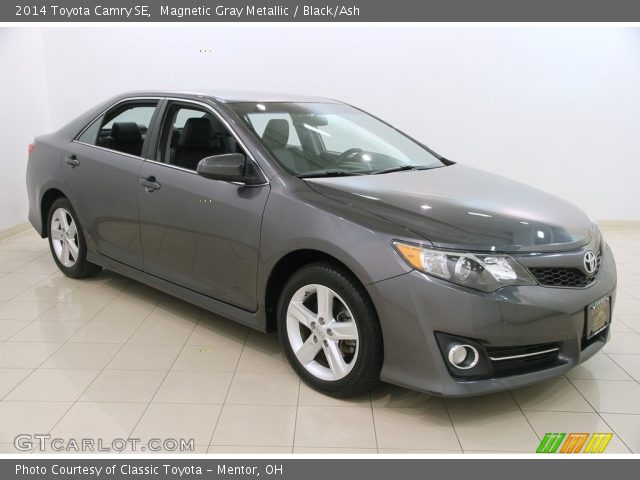 2014 Toyota Camry SE in Magnetic Gray Metallic