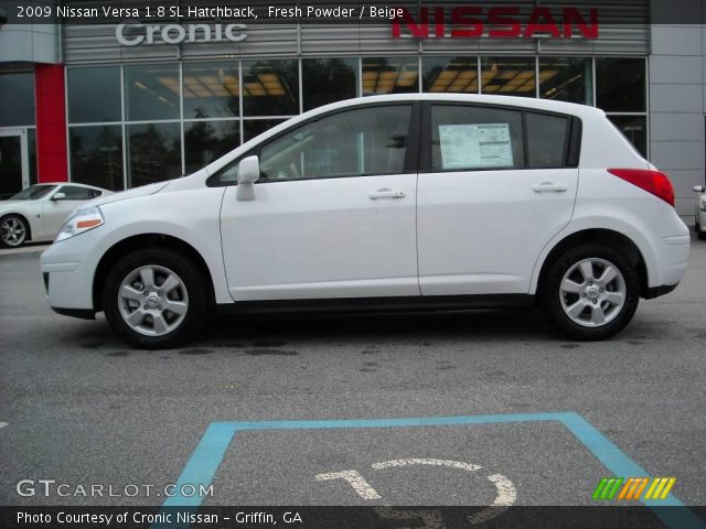 2009 Nissan Versa 1.8 SL Hatchback in Fresh Powder