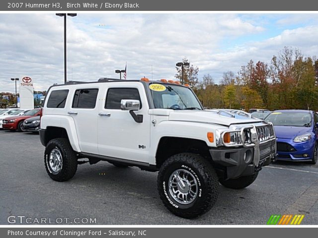 2007 Hummer H3  in Birch White