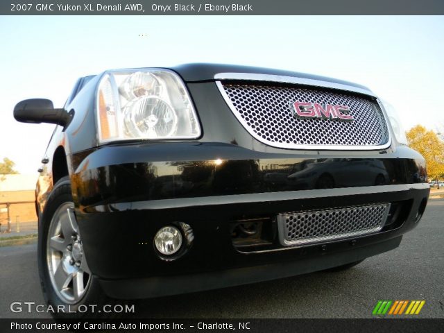 2007 GMC Yukon XL Denali AWD in Onyx Black