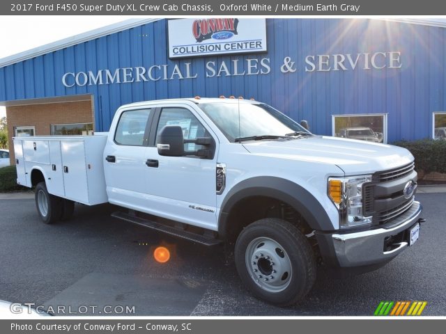 2017 Ford F450 Super Duty XL Crew Cab Chassis in Oxford White