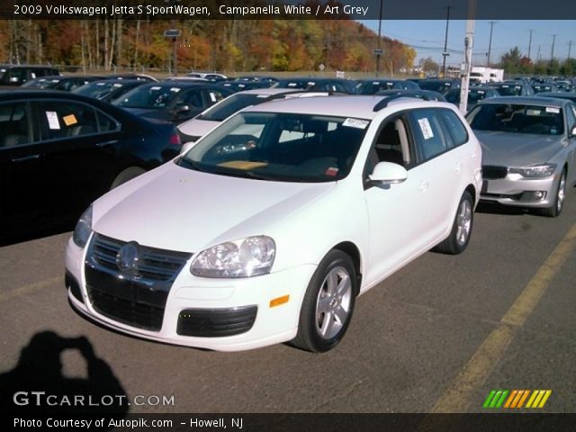2009 Volkswagen Jetta S SportWagen in Campanella White