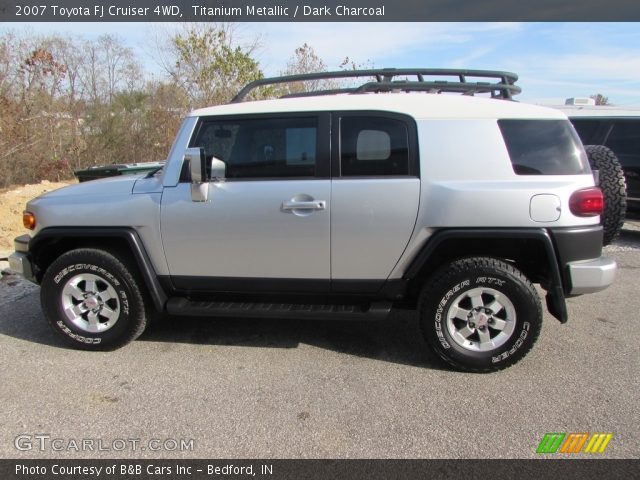 2007 Toyota FJ Cruiser 4WD in Titanium Metallic