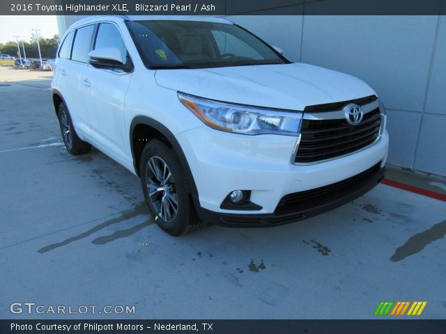 2016 Toyota Highlander XLE in Blizzard Pearl