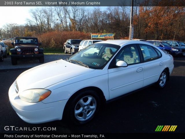 Vibrant White 2003 Ford Taurus Ses Medium Graphite