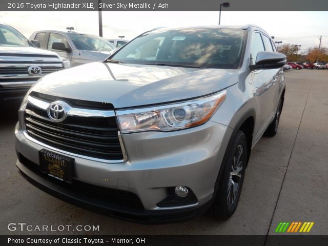 2016 Toyota Highlander XLE in Silver Sky Metallic