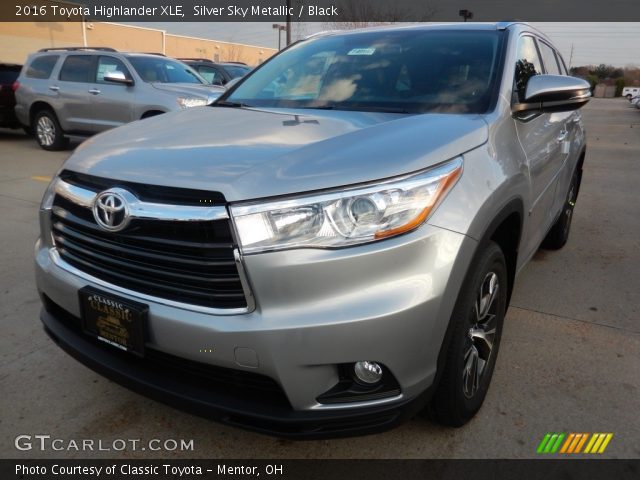 2016 Toyota Highlander XLE in Silver Sky Metallic