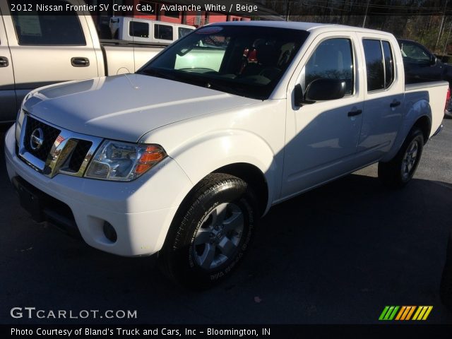 2012 Nissan Frontier SV Crew Cab in Avalanche White